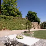 Pampucet, In Monferrato Villa *