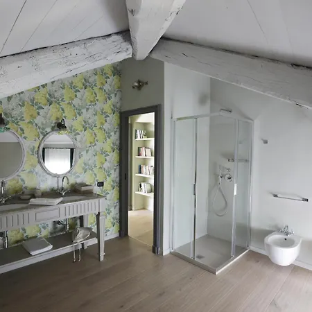 Pampucet, In Monferrato Villa