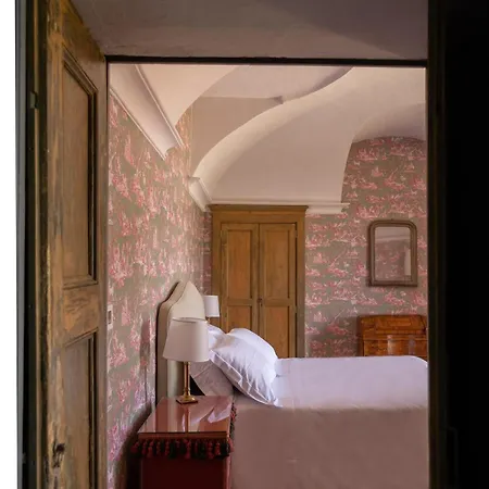 Pampucet, In Monferrato Villa *