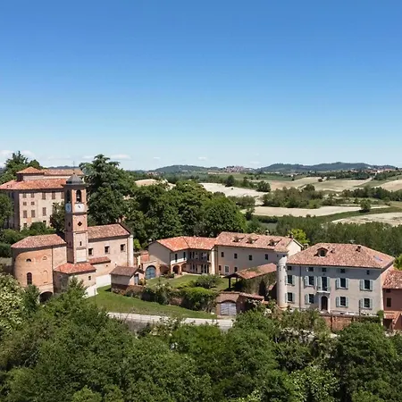 Pampucet, In Monferrato Villa *