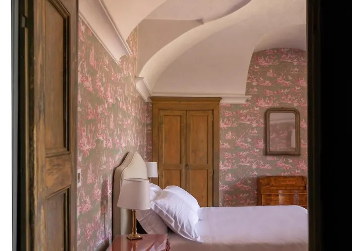 Pampucet, In Monferrato Villa *