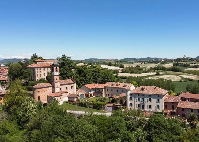 Pampucet, In Monferrato Villa *